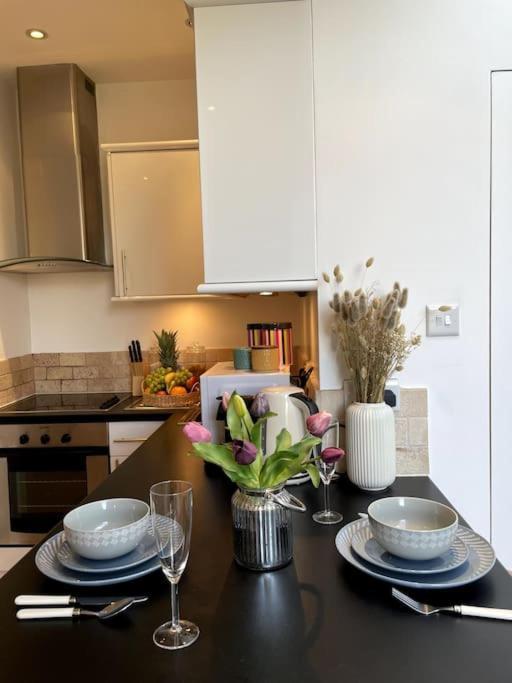 Cute&Cozy Studio Apt In Barons Court London Ngoại thất bức ảnh