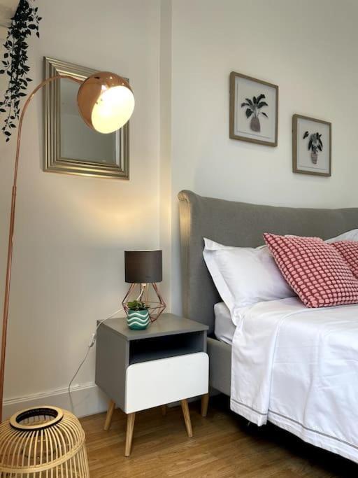Cute&Cozy Studio Apt In Barons Court London Ngoại thất bức ảnh